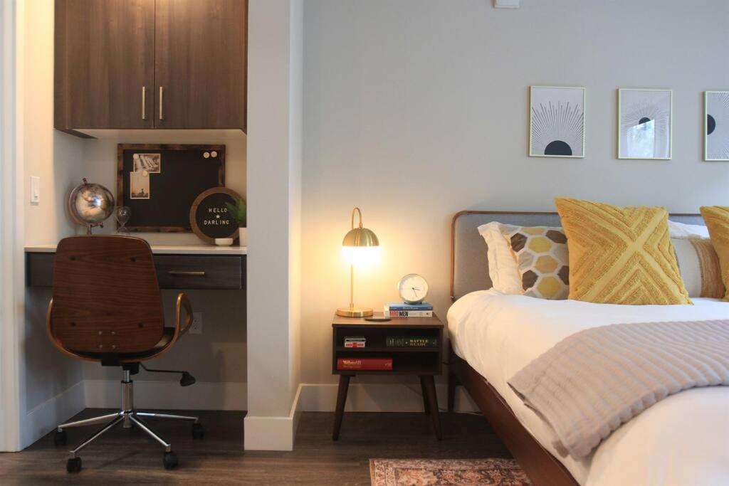 Mid-century Modern Choc & St. Joseph Orange