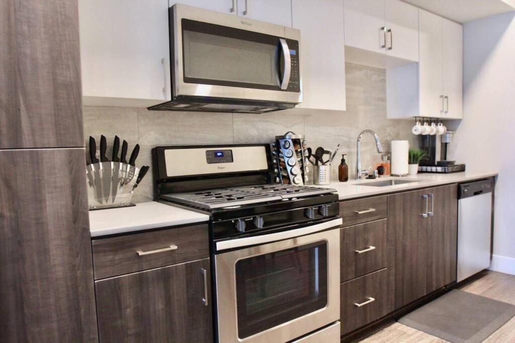Apartment Mid-century Modern Choc & St. Joseph *
