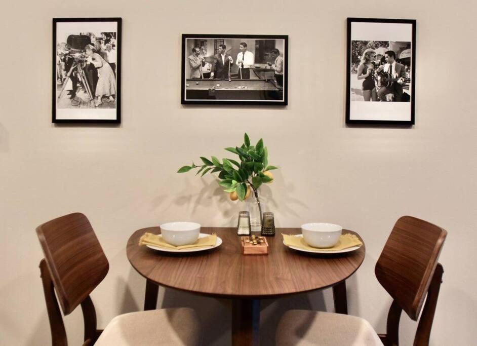 Apartment Mid-century Modern Choc & St. Joseph *